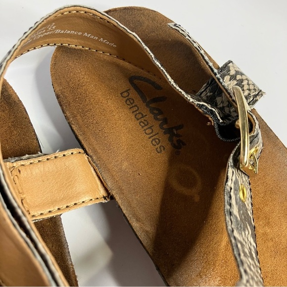 Clarks bendables snake skin print t-strap sandals women’s size 7 casual summer - Picture 5 of 8